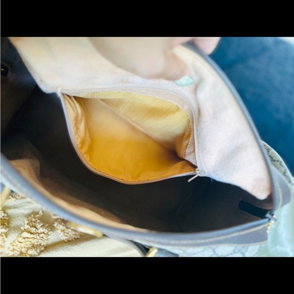 Gucci Boston - Picture 7 of 8